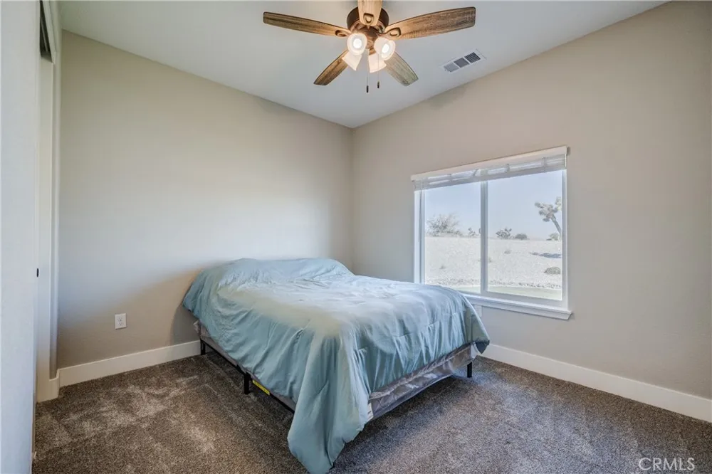 8029 Avenal Phelan, CA 92371