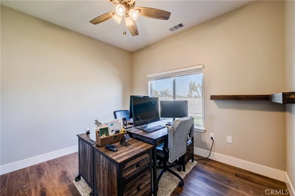 8029 Avenal Phelan, CA 92371