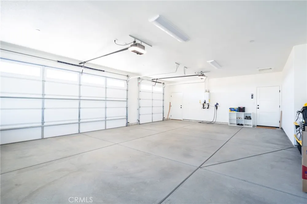 8029 Avenal Phelan, CA 92371