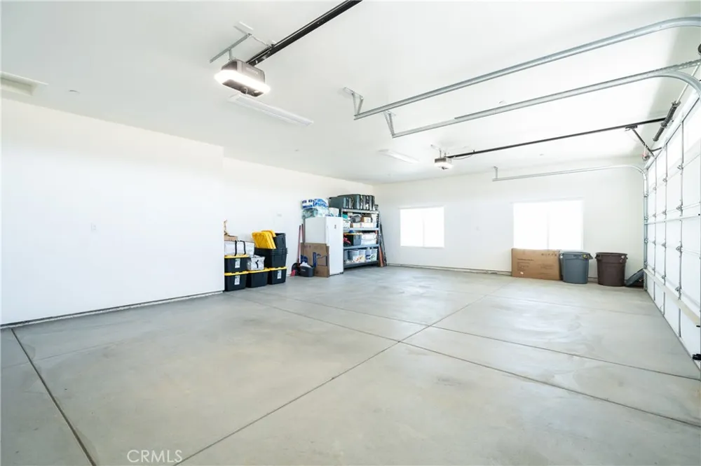 8029 Avenal Phelan, CA 92371