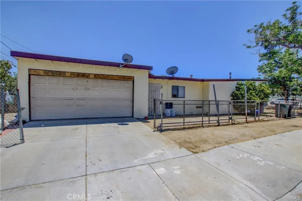 193 W Washburn #A San Jacinto, CA 92583