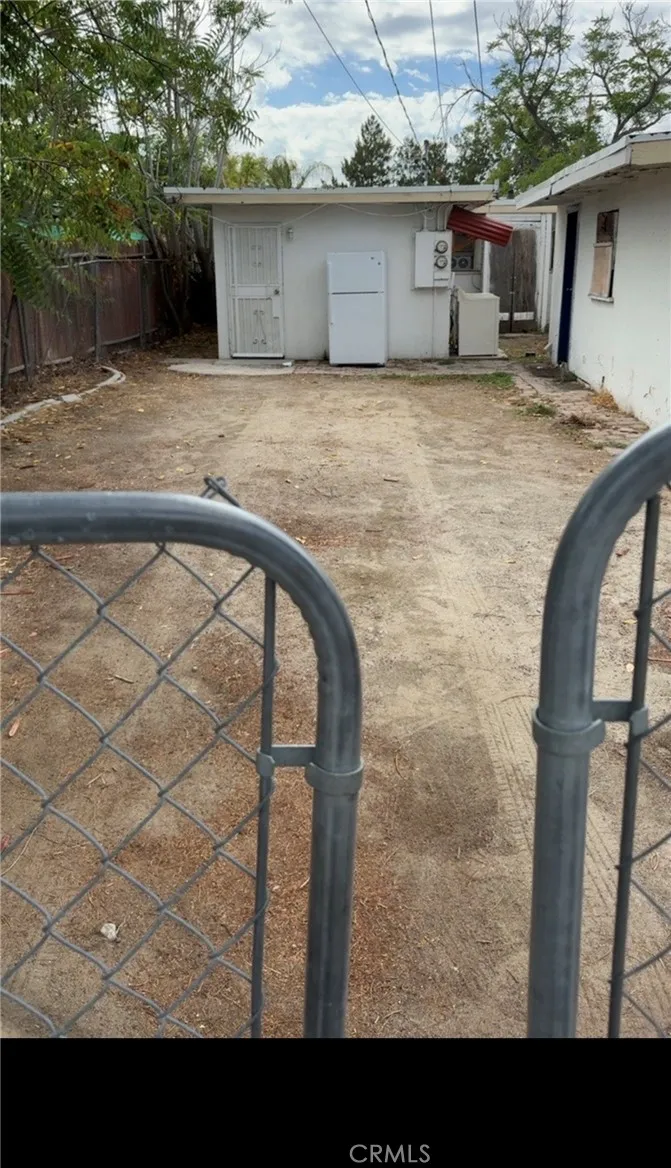 193 W Washburn #A San Jacinto, CA 92583