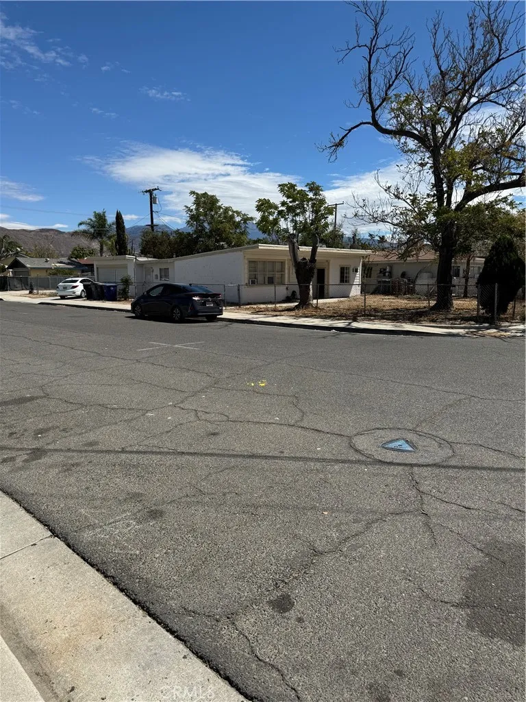 193 W Washburn #A San Jacinto, CA 92583