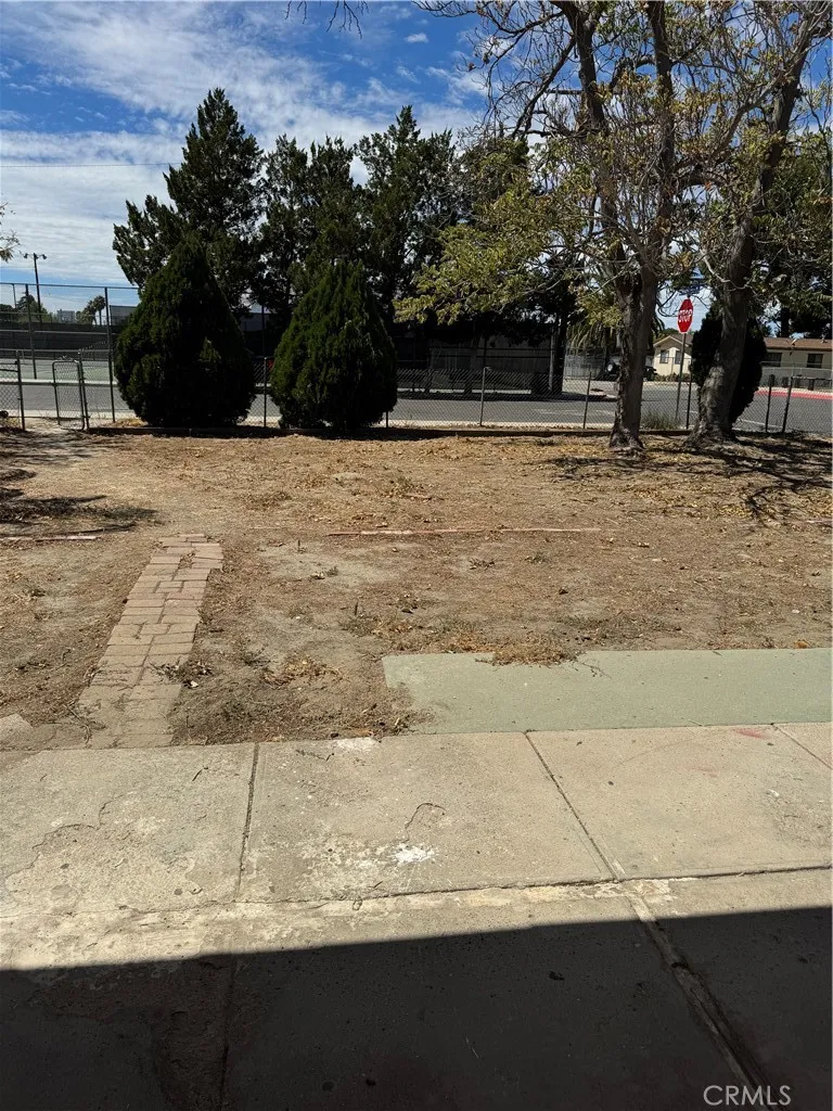 193 W Washburn #A San Jacinto, CA 92583