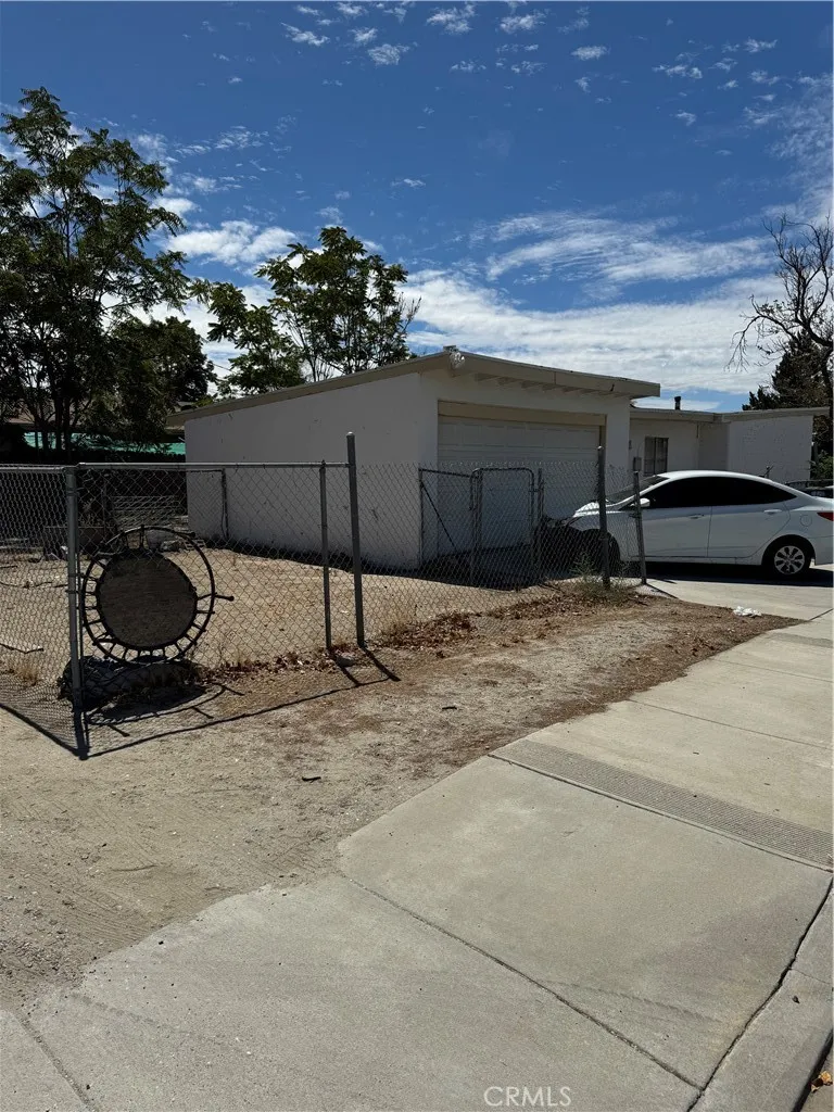 193 W Washburn #A San Jacinto, CA 92583
