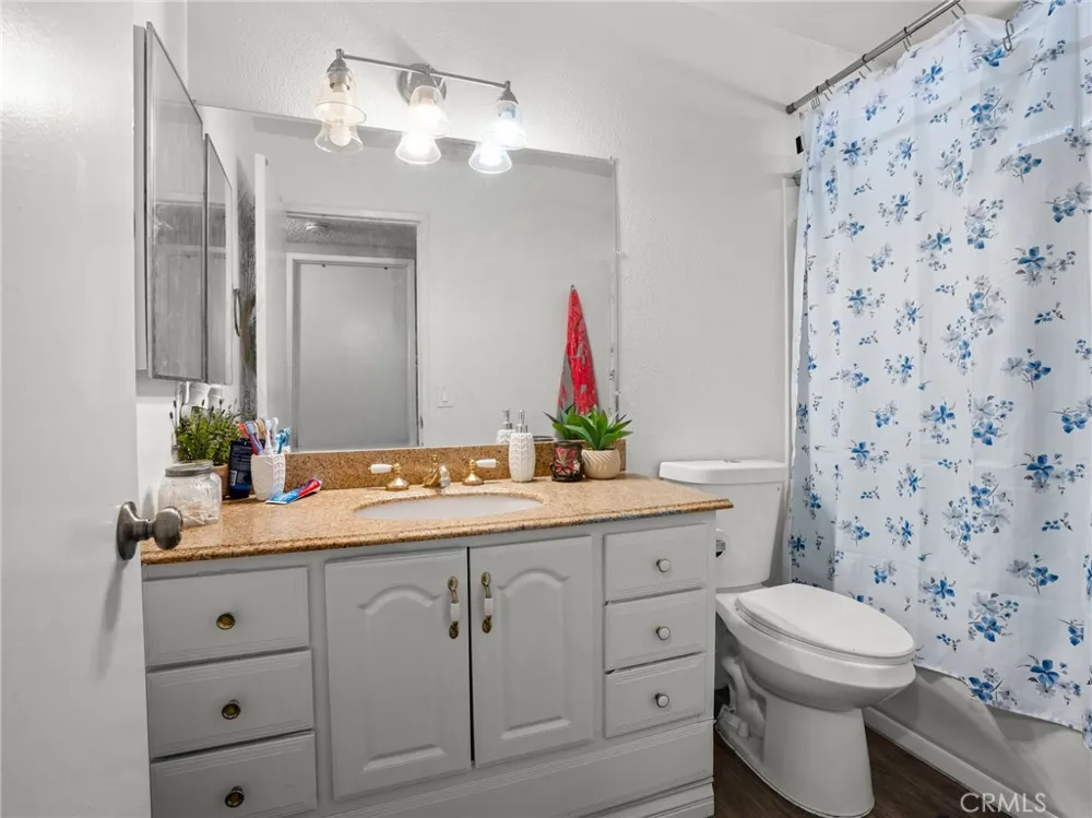 137 Elmtree Perris, CA 92571