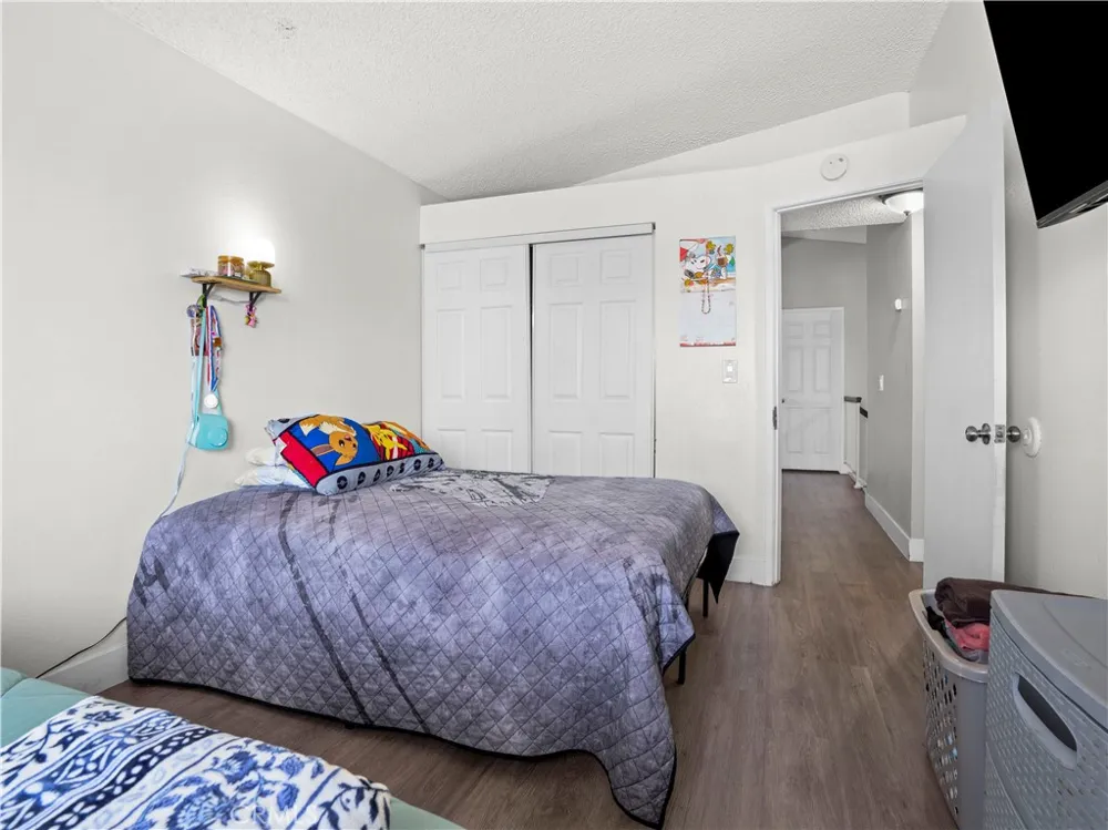 137 Elmtree Perris, CA 92571