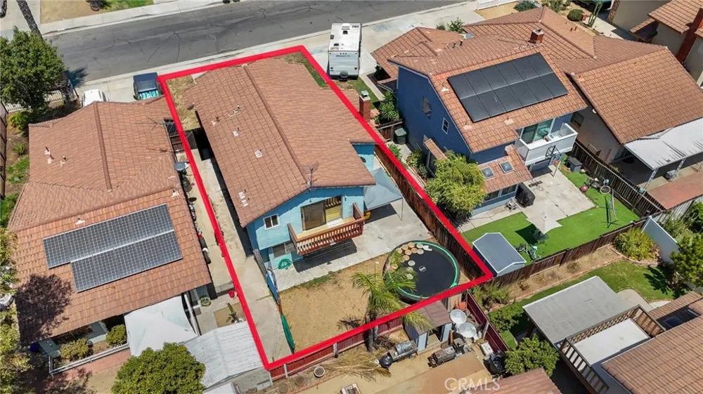 137 Elmtree Perris, CA 92571
