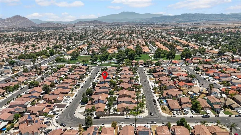 137 Elmtree Perris, CA 92571