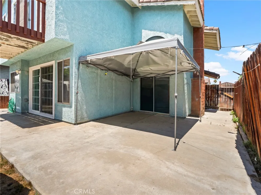 137 Elmtree Perris, CA 92571