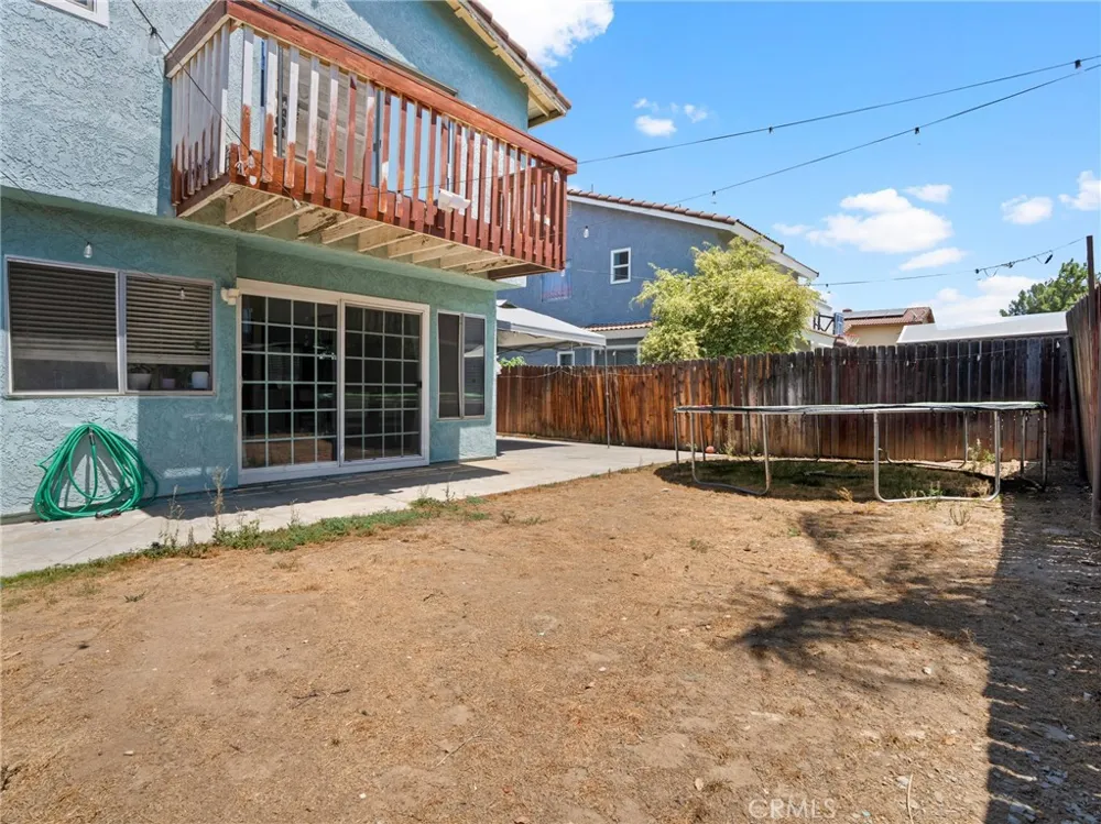 137 Elmtree Perris, CA 92571