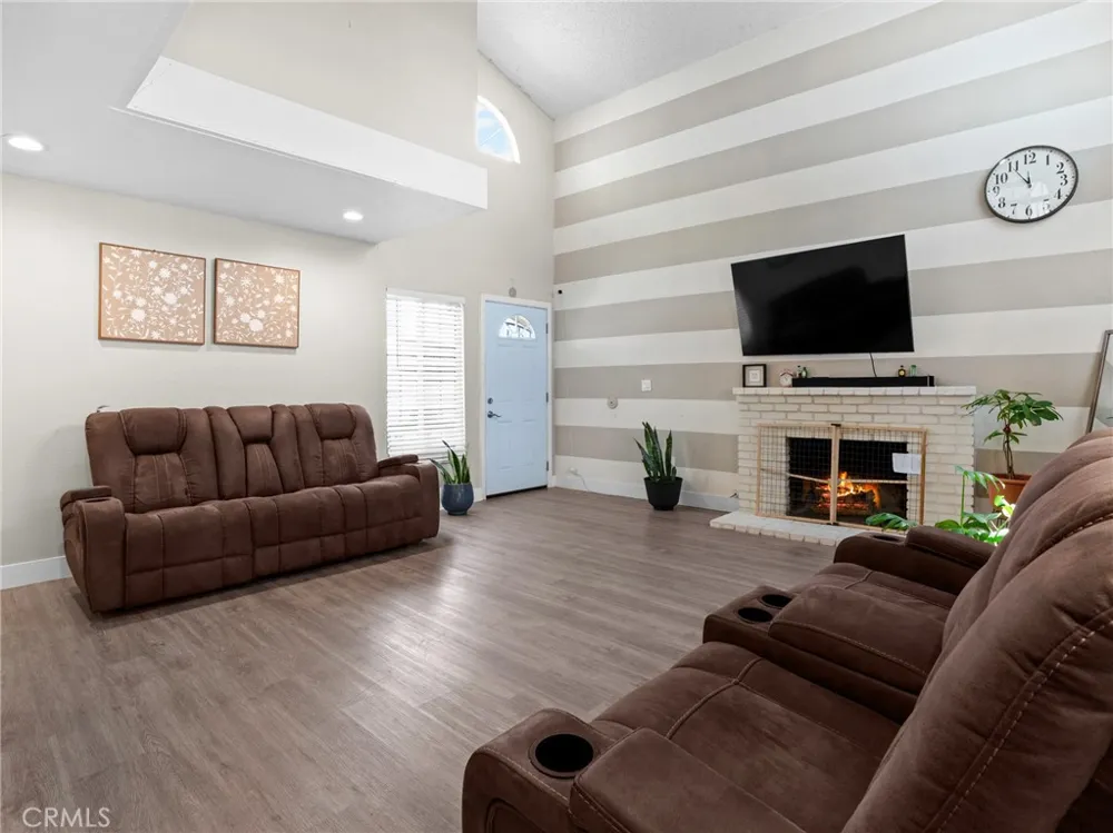 137 Elmtree Perris, CA 92571