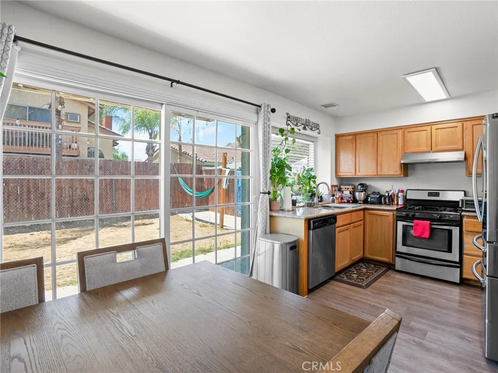 137 Elmtree Perris, CA 92571