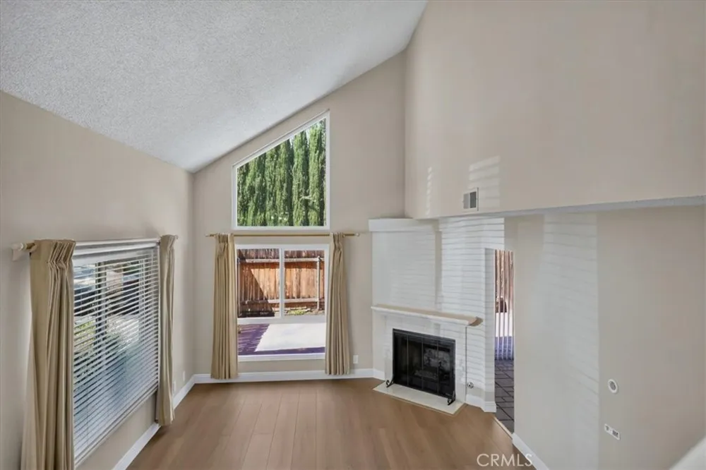1189 Sunflower Covina, CA 91724