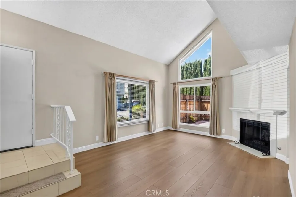1189 Sunflower Covina, CA 91724