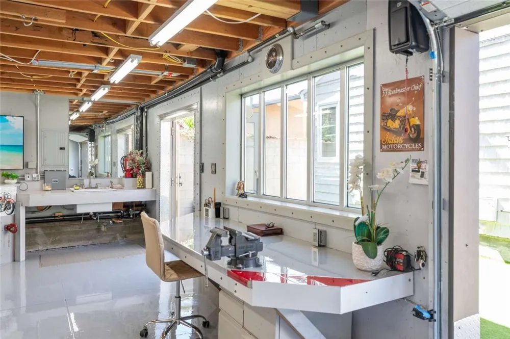1285 W 23rd Street San Pedro, CA 90731