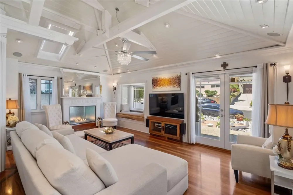 1285 W 23rd Street San Pedro, CA 90731