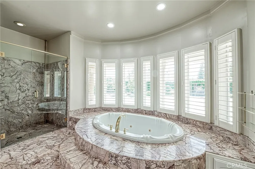 333 W River Court Fresno, CA 93711