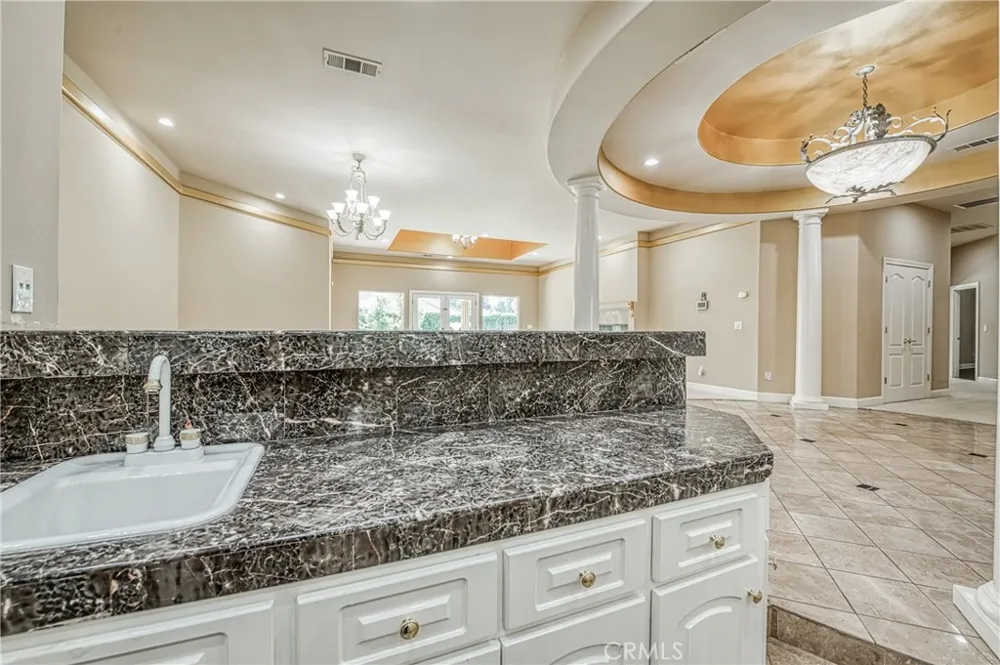 333 W River Court Fresno, CA 93711