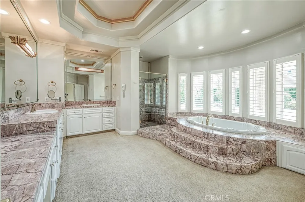 333 W River Court Fresno, CA 93711