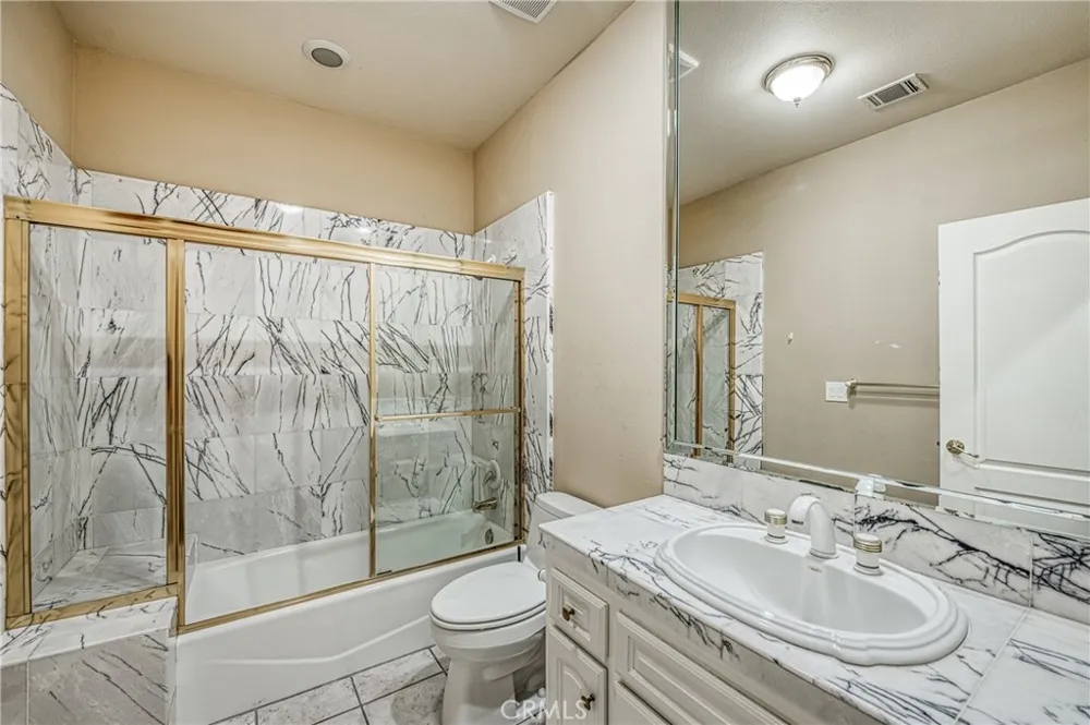 333 W River Court Fresno, CA 93711