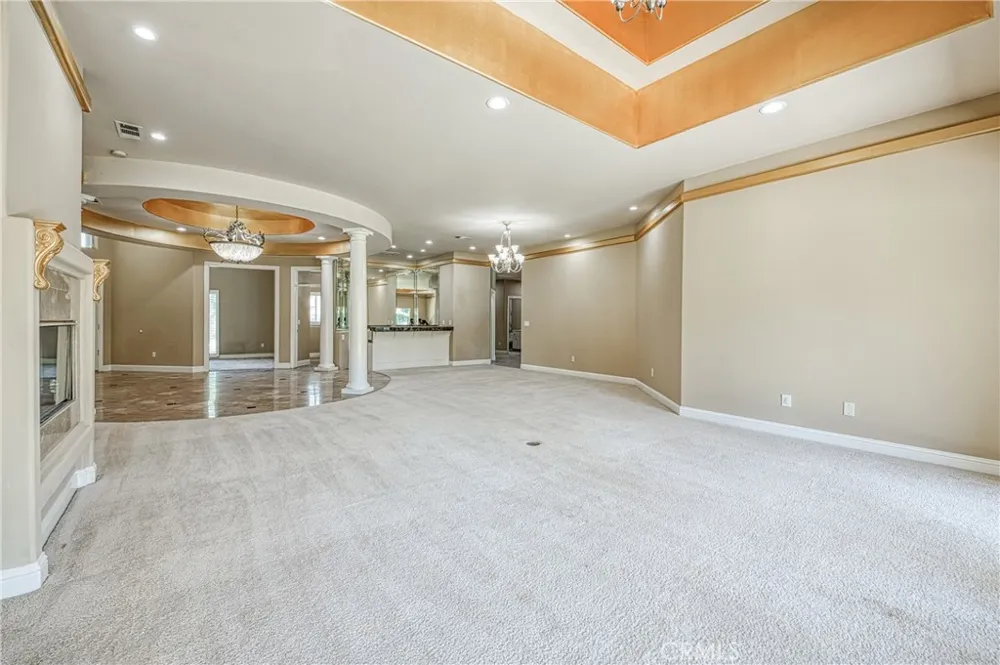333 W River Court Fresno, CA 93711