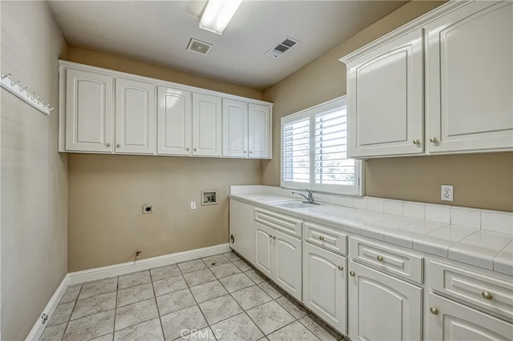333 W River Court Fresno, CA 93711