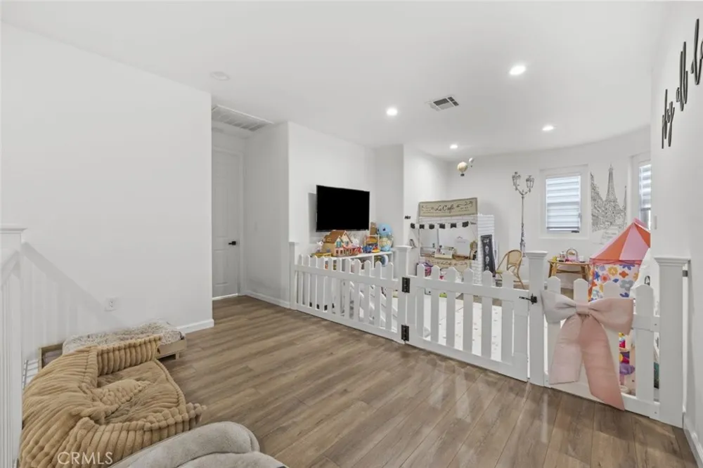16485 W Nicklaus Drive #120 Sylmar, CA 91342