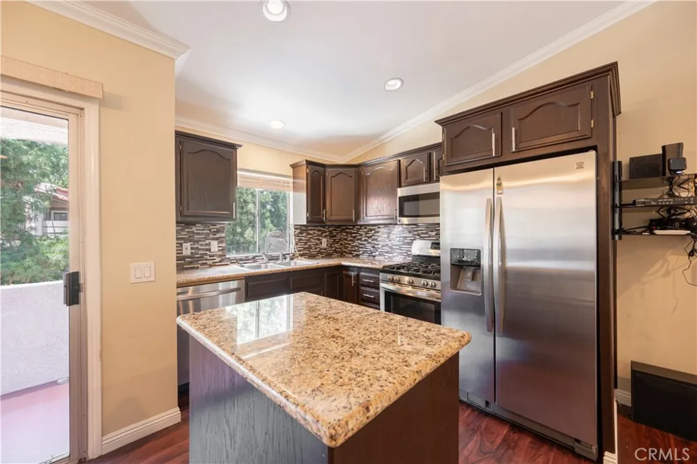 23201 Sherman Way #G West Hills, CA 91307