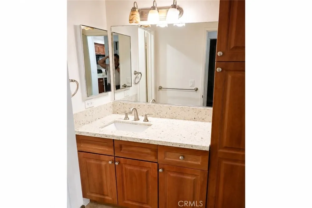1741 Neil Armstrong #208 Montebello, CA 90640