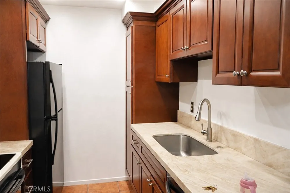 1741 Neil Armstrong #208 Montebello, CA 90640