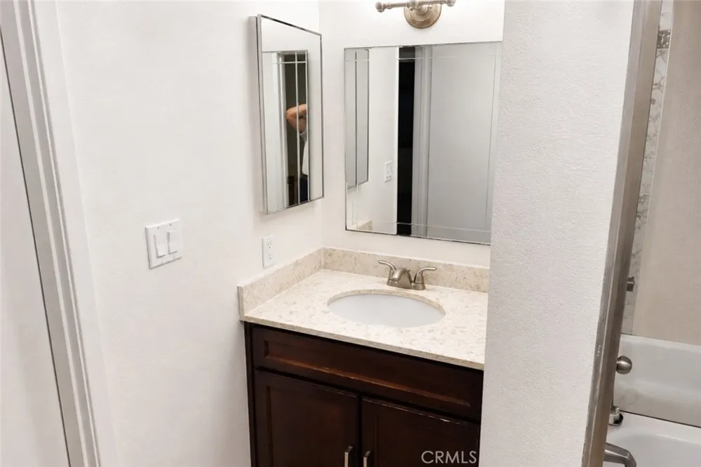 1741 Neil Armstrong #208 Montebello, CA 90640