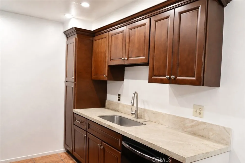 1741 Neil Armstrong #208 Montebello, CA 90640