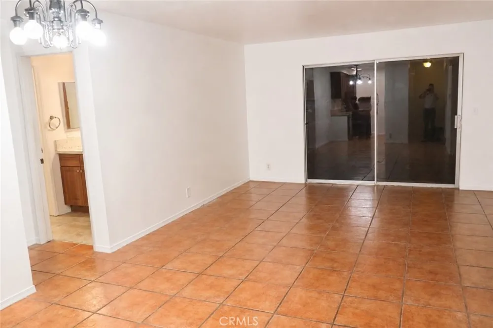 1741 Neil Armstrong #208 Montebello, CA 90640