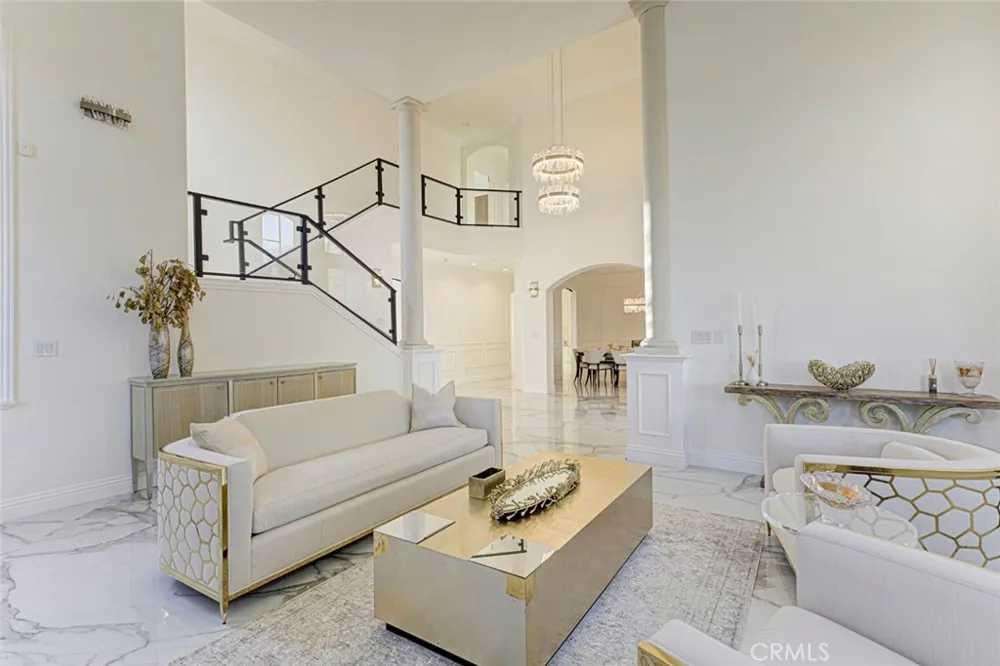 350 Starlight Crest La Canada Flintridge, CA 91011