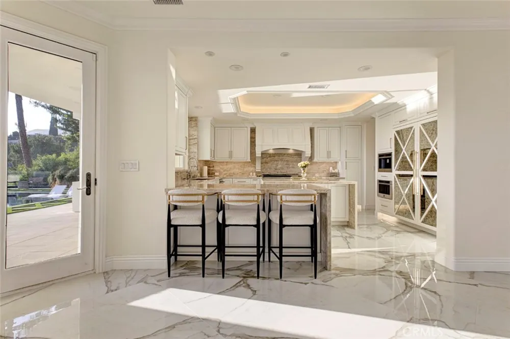 350 Starlight Crest La Canada Flintridge, CA 91011