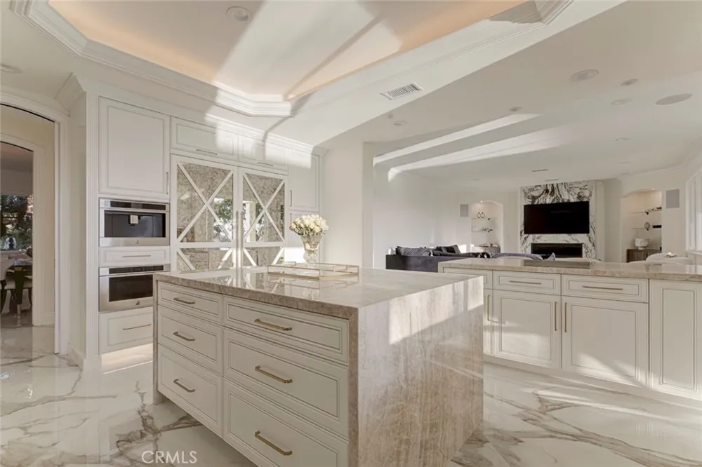 350 Starlight Crest La Canada Flintridge, CA 91011