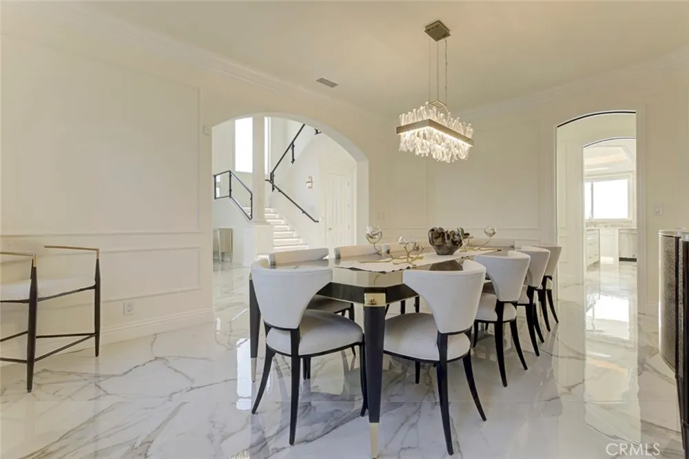 350 Starlight Crest La Canada Flintridge, CA 91011