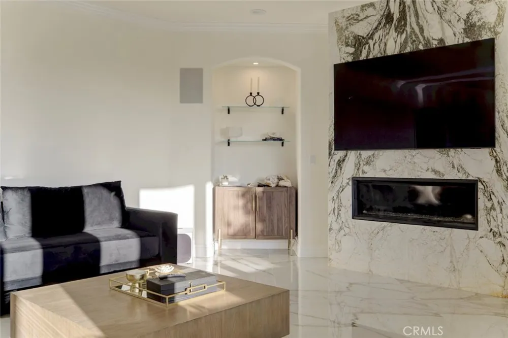 350 Starlight Crest La Canada Flintridge, CA 91011