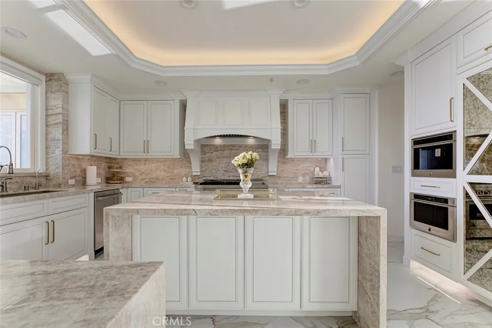 350 Starlight Crest La Canada Flintridge, CA 91011