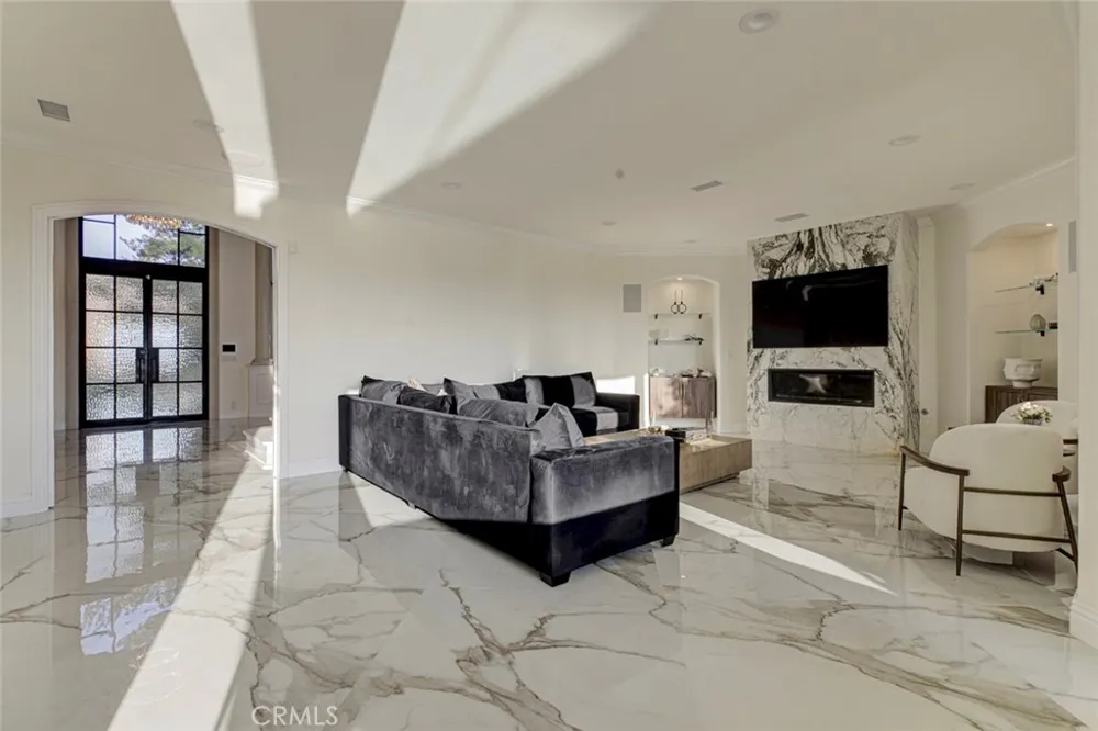 350 Starlight Crest La Canada Flintridge, CA 91011