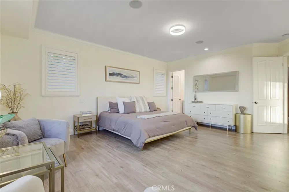 350 Starlight Crest La Canada Flintridge, CA 91011