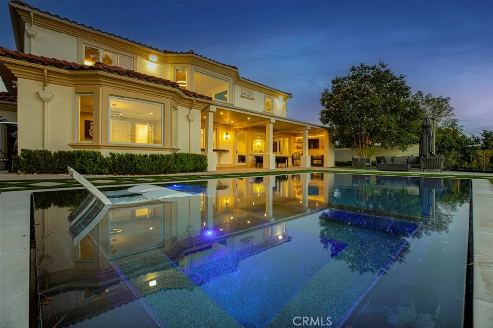 350 Starlight Crest La Canada Flintridge, CA 91011