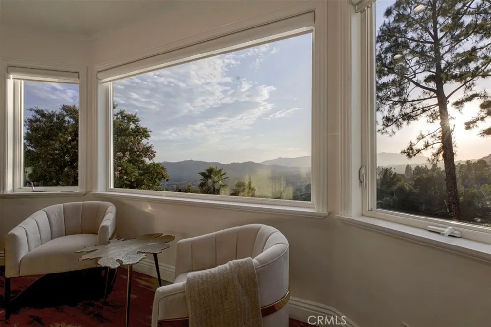 350 Starlight Crest La Canada Flintridge, CA 91011
