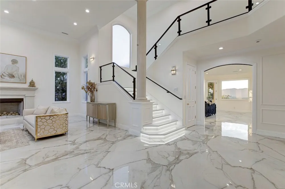 350 Starlight Crest La Canada Flintridge, CA 91011