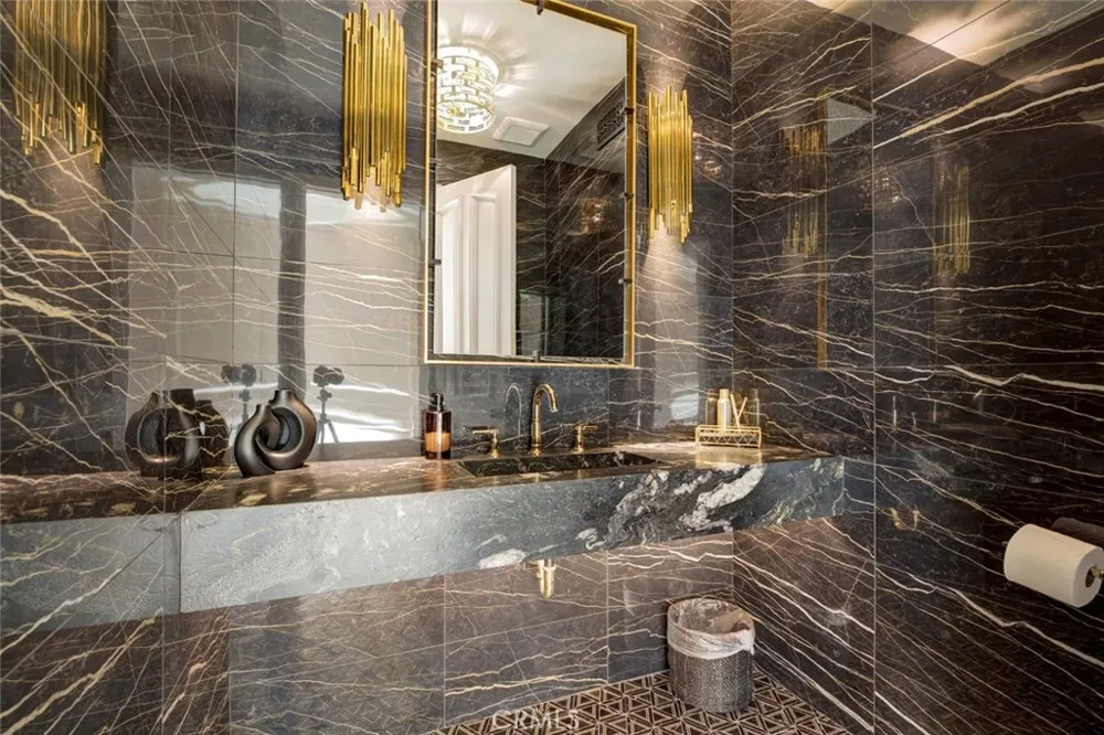 350 Starlight Crest La Canada Flintridge, CA 91011