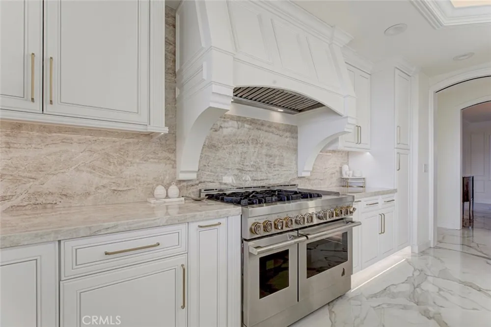350 Starlight Crest La Canada Flintridge, CA 91011