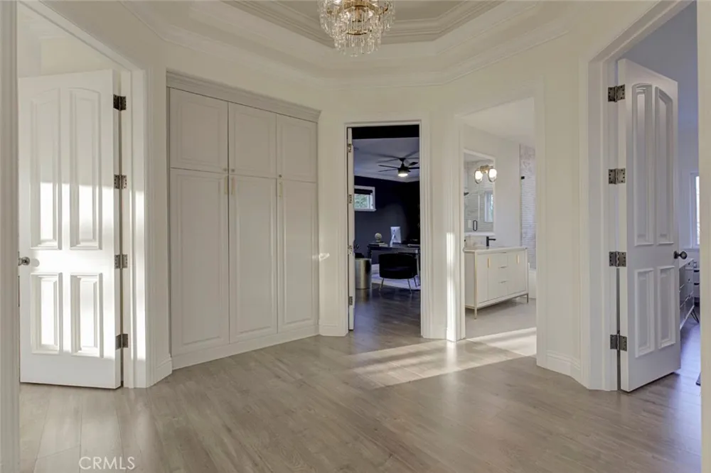 350 Starlight Crest La Canada Flintridge, CA 91011