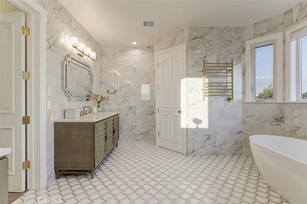 350 Starlight Crest La Canada Flintridge, CA 91011