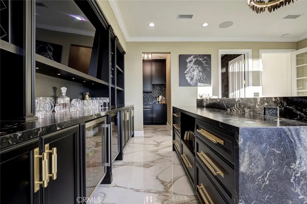 350 Starlight Crest La Canada Flintridge, CA 91011